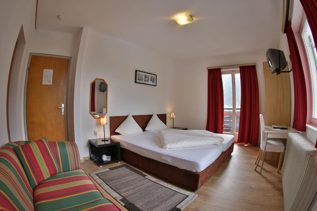 Alpenhotel Oetz Esterno foto